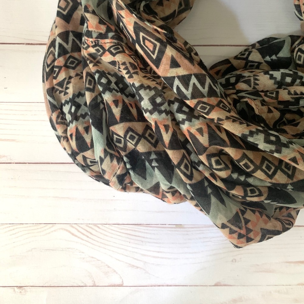 Women’s fashion scarf